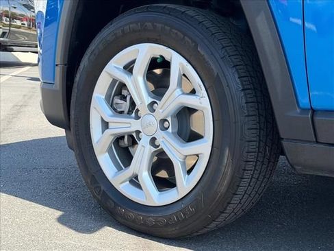 Used 2024 Jeep Compass Sport AWD/4WD image 23