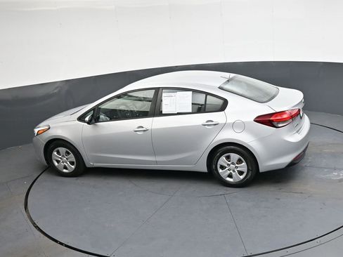 Used 2018 Kia Forte LX image 28