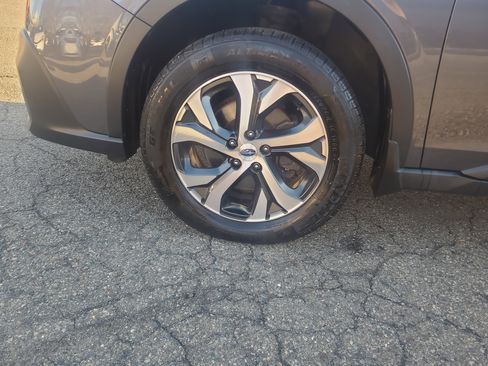 Used 2022 Subaru Outback Touring image 10