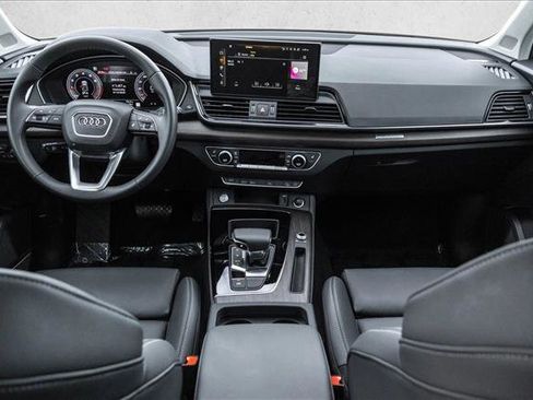 Certified 2025 Audi Q5 2.0T Premium Plus w/ Premium Plus Package AWD/4WD image 21