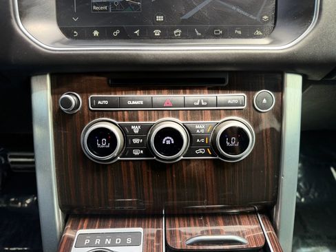 Used 2017 Land Rover Range Rover Supercharged AWD/4WD image 38