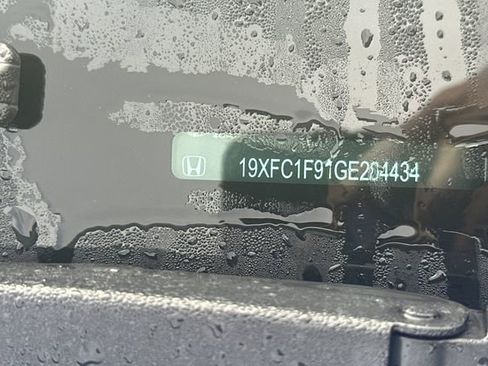 Used 2016 Honda Civic Touring image 3