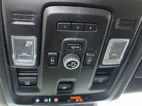 Used 2024 Cadillac Escalade ESV Premium Luxury image 15