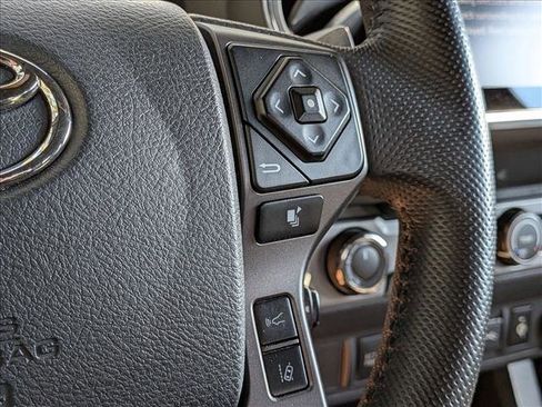 Used 2020 Toyota Tacoma TRD Sport image 12