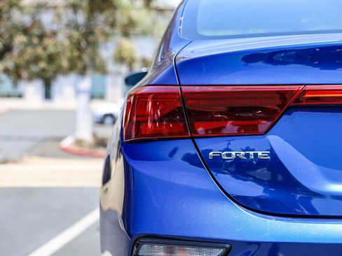 Used 2021 Kia Forte LXS FWD image 7