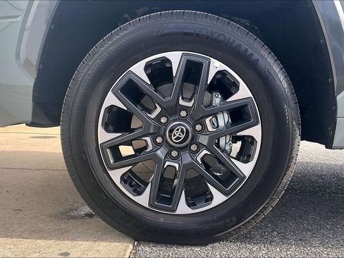 Used 2026 Toyota Tundra Limited image 11