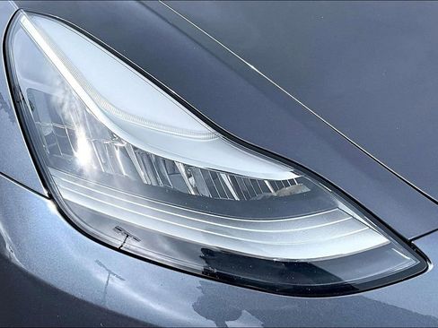 Used 2018 Tesla Model 3 Long Range image 28