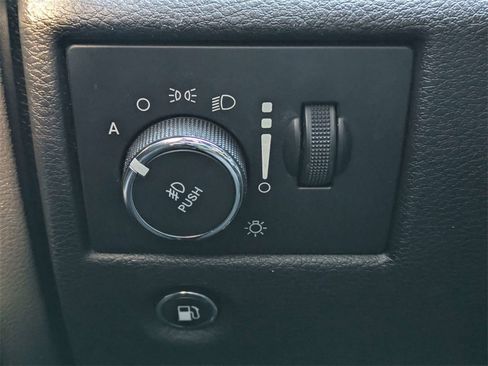 Used 2021 Jeep Grand Cherokee Laredo image 31