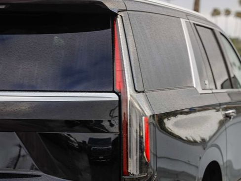 Used 2024 Cadillac Escalade ESV Premium Luxury Platinum AWD/4WD image 9