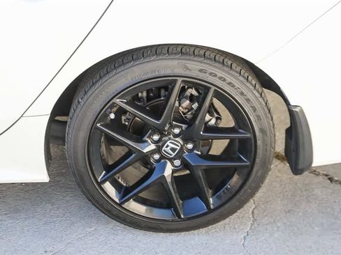 Used 2023 Honda Civic Sport image 8