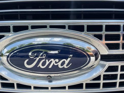 Used 2019 Ford F250 Platinum w/ Platinum Ultimate Package AWD/4WD image 10