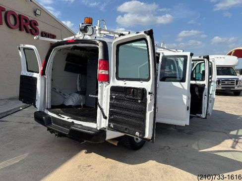 Used 2016 Chevrolet Express 2500 RWD image 25