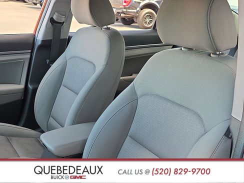 Used 2017 Hyundai Elantra SE image 11