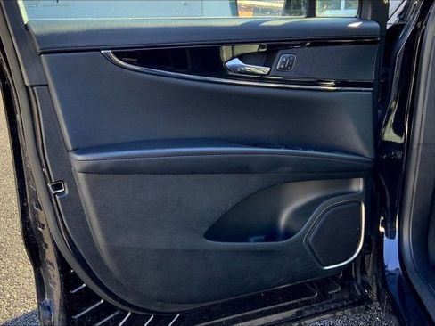 Used 2022 Lincoln Nautilus AWD w/ Premium Package image 20