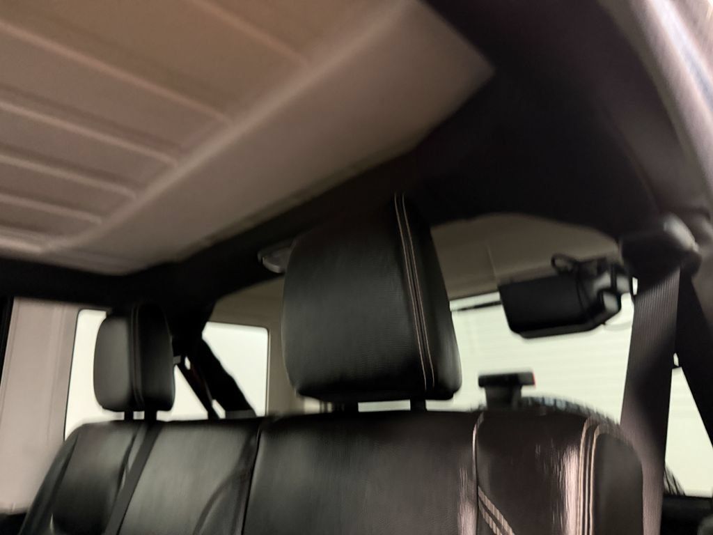 Used 2018 Jeep Wrangler Unlimited Sahara AWD/4WD image 9