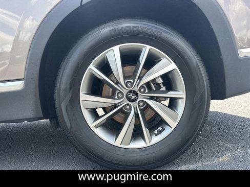 Used 2019 Hyundai Santa Fe SEL FWD image 19