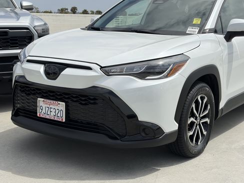 Used 2023 Toyota Corolla Cross AWD Hybrid image 7