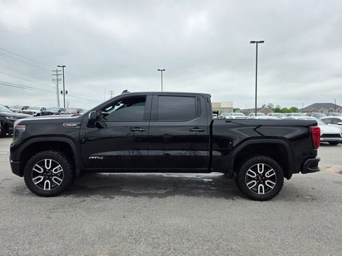 Used 2024 GMC Sierra 1500 AT4 w/ Technology Package AWD/4WD image 4