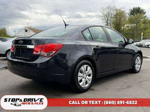 Used 2014 Chevrolet Cruze LS FWD image 5