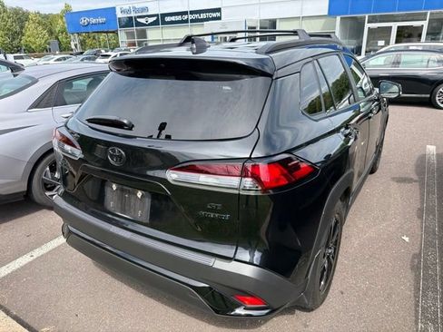 Used 2024 Toyota Corolla Cross AWD Hybrid w/ Moonroof Package image 13