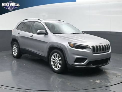 Used 2020 Jeep Cherokee Latitude FWD image 1