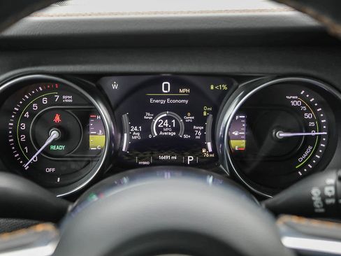 Used 2022 Jeep Wrangler Unlimited Sahara image 22