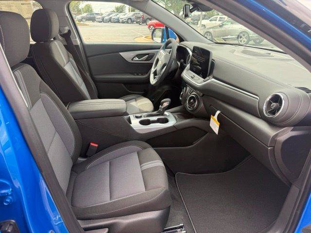 New 2026 Chevrolet Blazer LT w/ Convenience Package FWD image 3