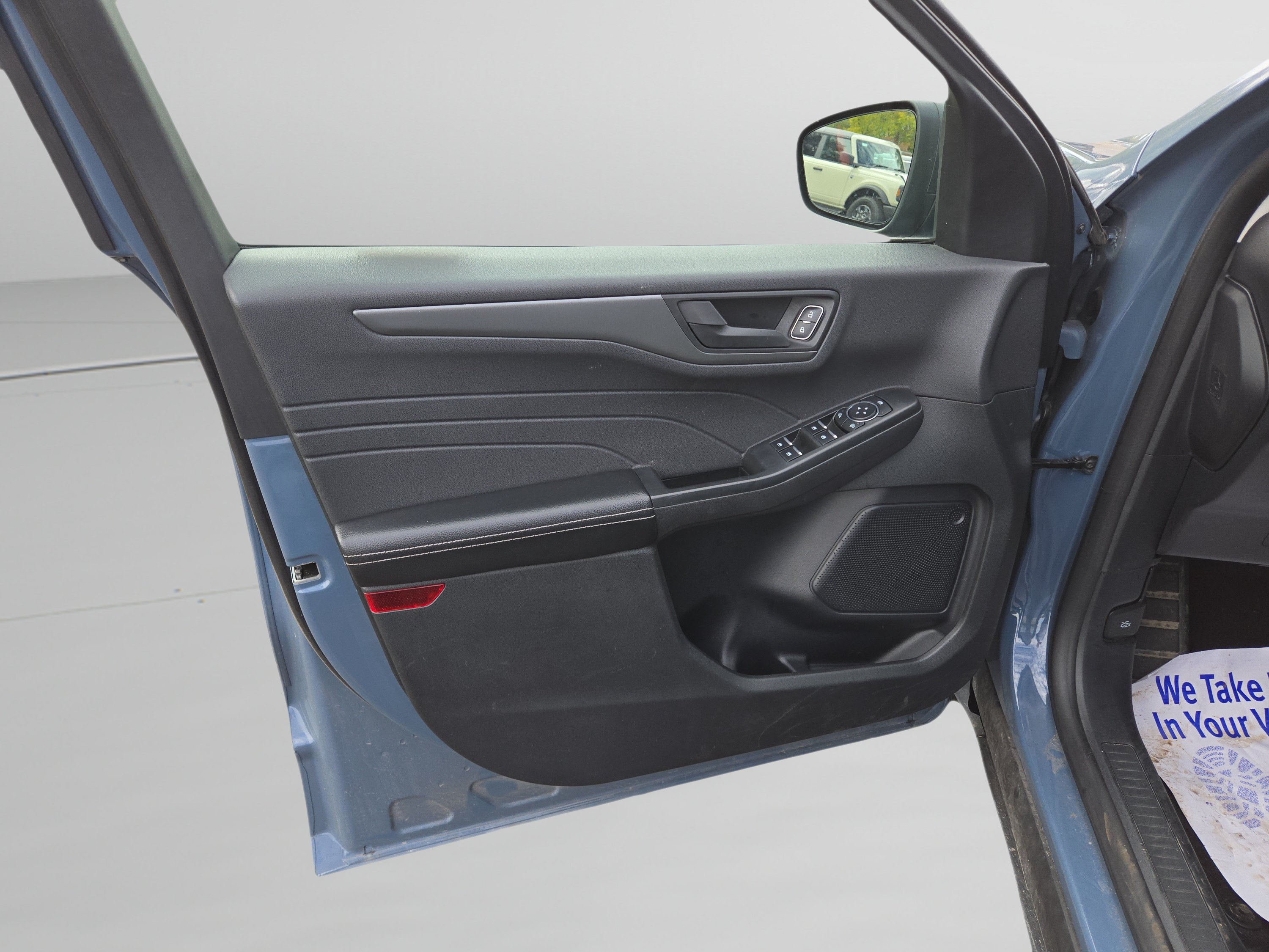 Used 2025 Ford Escape Active AWD/4WD image 24