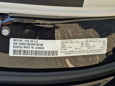 Certified 2024 Chrysler Pacifica Touring-L FWD image 29