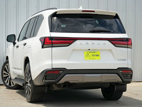 Used 2023 Lexus LX 600 Luxury w/ Appearance Package image 6