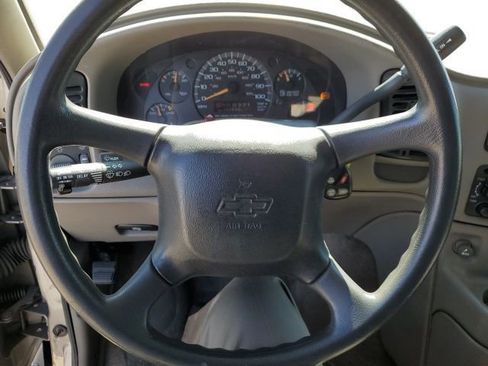 Used 2003 Chevrolet Astro Passenger AWD w/ LS Preferred Equipment Group image 9