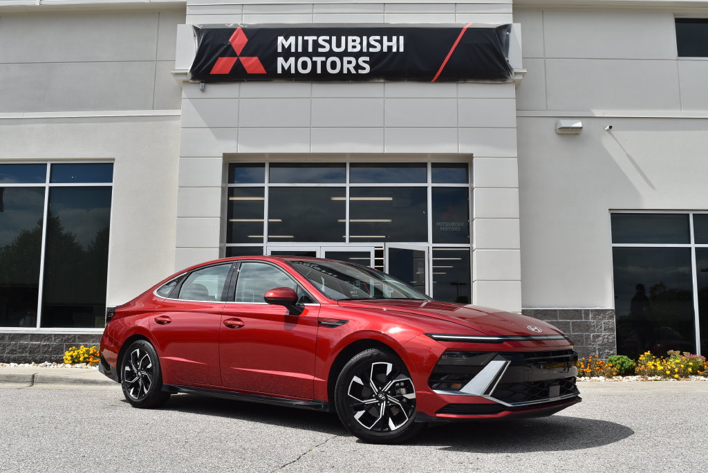 Used 2025 Hyundai Sonata SEL FWD image 1