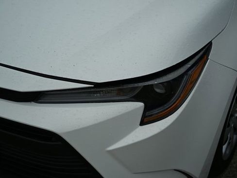 Used 2023 Toyota Corolla LE image 14