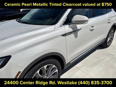 Used 2023 Lincoln Nautilus Reserve AWD/4WD image 4
