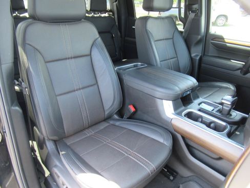 Certified 2024 Chevrolet Silverado 1500 High Country w/ High Country Premium Package AWD/4WD image 9