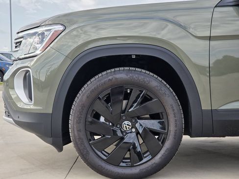 New 2026 Volkswagen Atlas SE FWD image 7