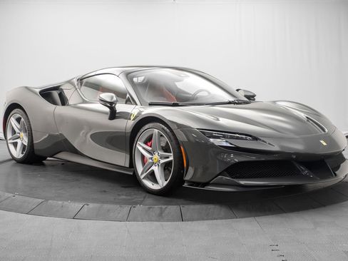 Used 2024 Ferrari SF90 Spider AWD/4WD image 10