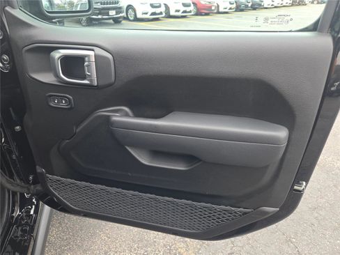 Certified 2025 Jeep Wrangler Unlimited Rubicon 4xe w/ Safety Group AWD/4WD image 7