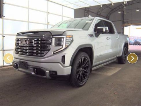 Used 2022 GMC Sierra 1500 Denali w/ Denali Reserve Package image 1