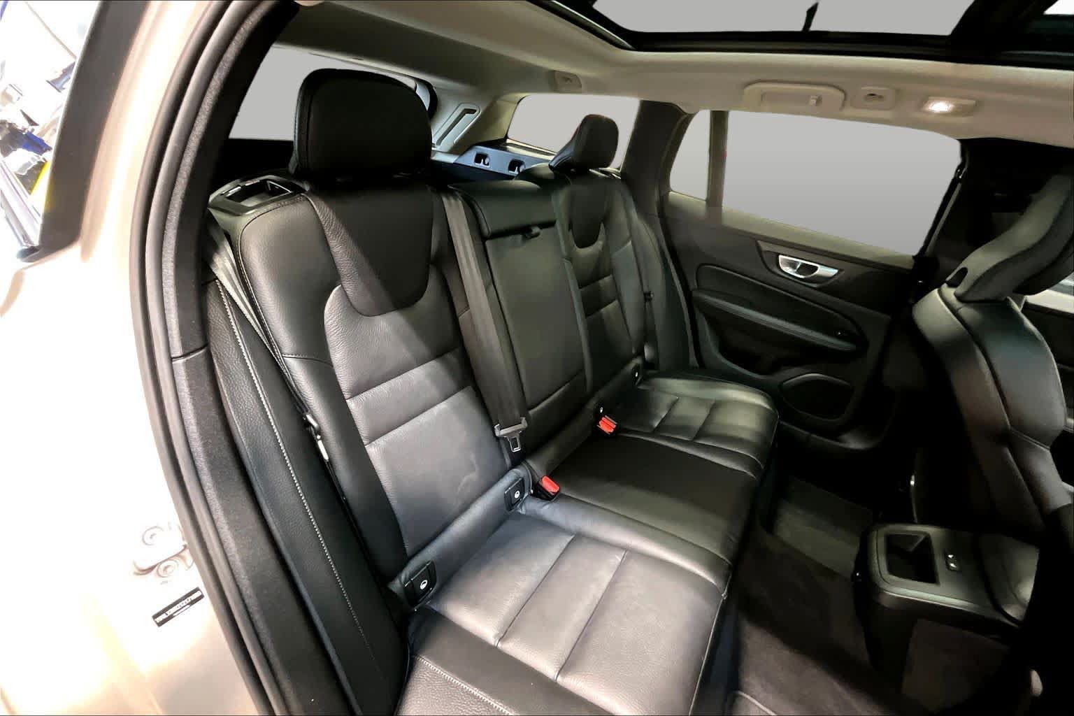 Certified 2026 Volvo V60 B5 Cross Country Plus AWD/4WD image 19