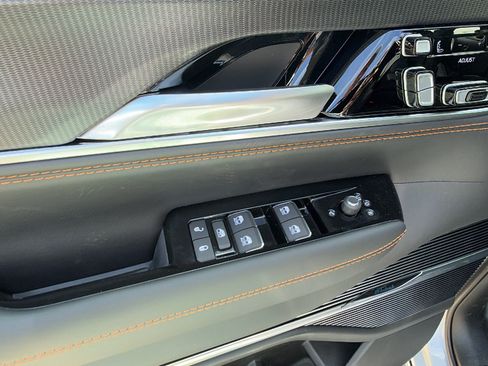 New 2026 Jeep Grand Wagoneer Summit AWD/4WD image 15