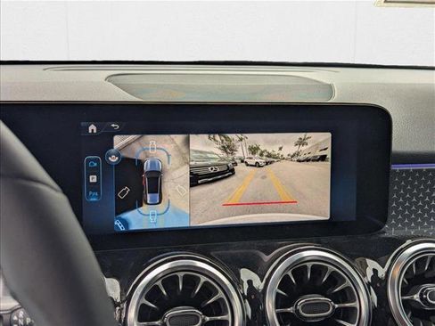 New 2025 Mercedes-Benz GLB 250 image 12