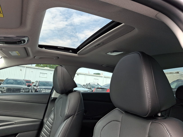 Certified 2023 Hyundai Elantra Limited FWD image 13