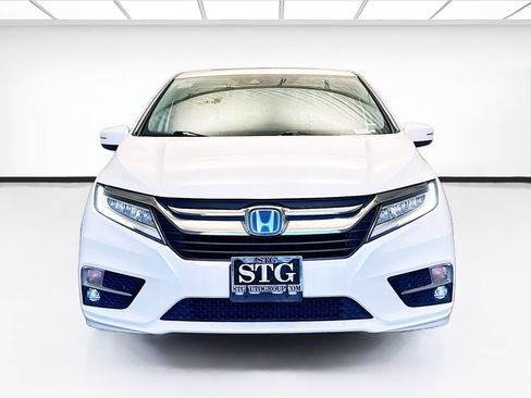 Used 2018 Honda Odyssey Touring image 2