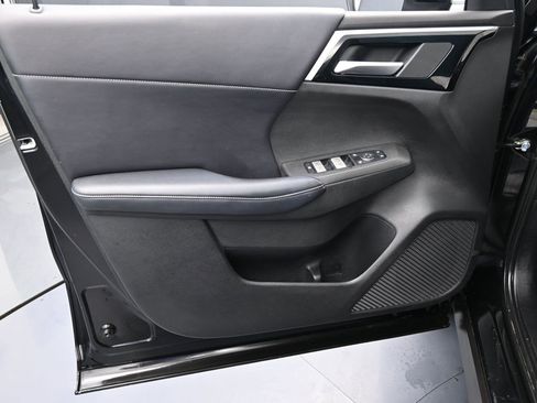 Used 2022 Mitsubishi Outlander SE image 12