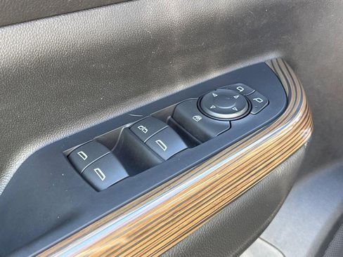 Used 2022 GMC Acadia SLE w/ Elevation Edition image 22