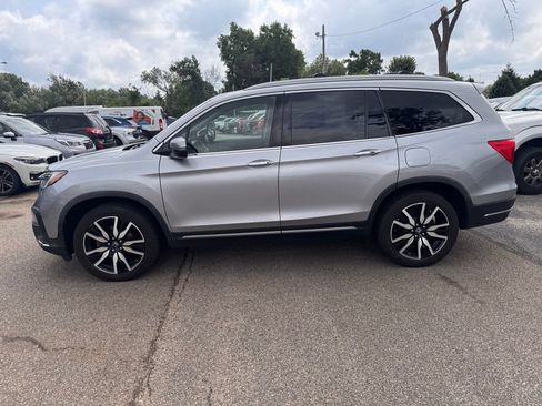 Used 2020 Honda Pilot Touring image 2