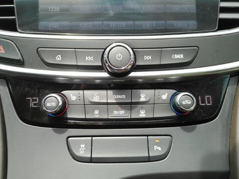 Used 2017 Buick LaCrosse Essence FWD image 44