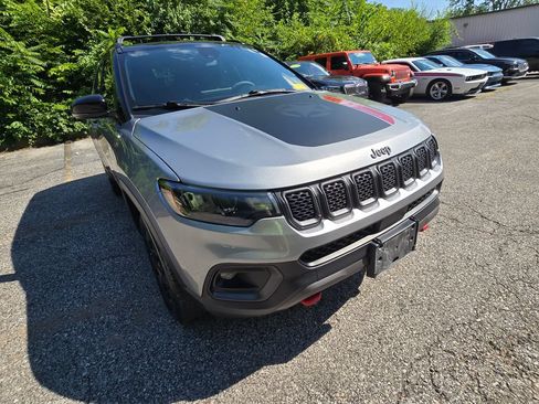 Used 2023 Jeep Compass Trailhawk AWD/4WD image 11