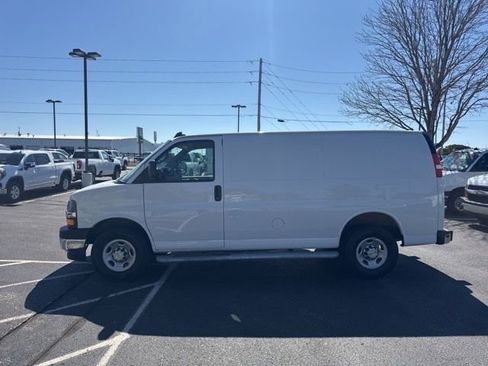 Used 2024 Chevrolet Express 2500 w/ Driver Convenience Package RWD image 16